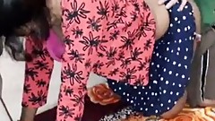 Indian desi bhabhi ki tight chut ki chudai ki ki chote  devar nai pahlibar